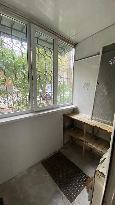 Продажа квартир: 3 комнаты, 63 м², Боконбаева/Уметалиева 104 серия, 1 этаж, Требуется ремонт — 10
