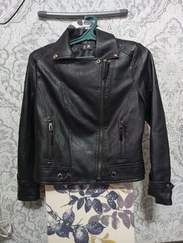кожаные куртки в бишкеке: Продаю кожаную куртку новая 44 размер покупала за 1700 отдам за 700