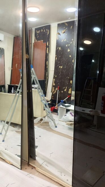 magaza ucun avadanliqlar: 5eded güzgü 2.90 - 75 sm ölçüdə. Qiymet 1 dənəsi 10 azn tecili