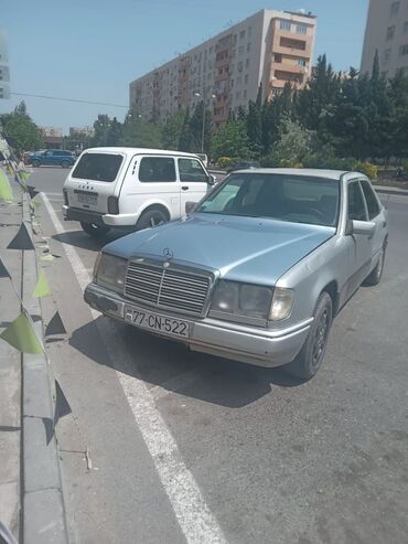Mercedes-Benz: Mercedes-Benz 250: 2.5 l | 1990 il Sedan