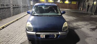 Toyota: Toyota : 2001 г., 1 л, Автомат, Бензин, Хэтчбэк