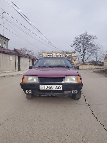 VAZ (LADA): Avtomobil: Sedan, 4 qapı, bordo rəng Marka/model: (şəkildən görünən) — 1