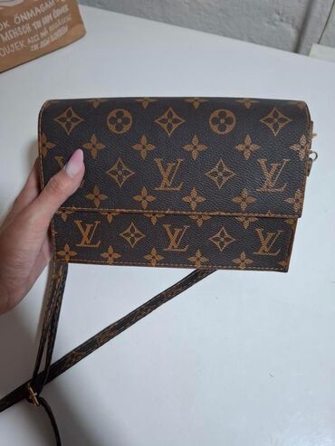 krznene torbe: Elegantna torbica, Louis Vuitton, Materijal: Veštačka koža