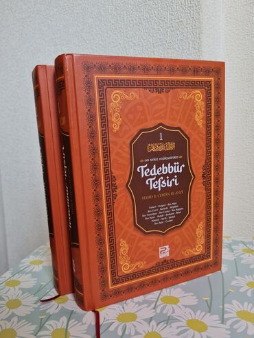 Dini kitablar: 18 müfəssirdən Tədəbbür təfsiri (2 cild) Qiymət : 75 azn (endirimsiz)