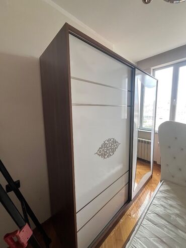 Sifarişlə mebel: Qarderob, paltar dolabı