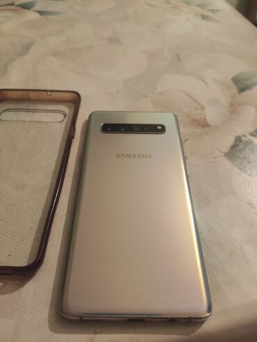 Мобильные телефоны: Samsung Galaxy S10 5G, Б/у, 256 ГБ, цвет - Белый, 1 SIM