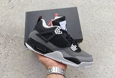 reserved obuca: Patike Jordan 4 Kontakt dm 📥 Jordan 4 Cena Po Komadu : 13000 din 🛍️