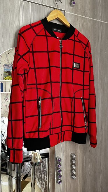пиджак красный: Мужская кофта, размер S
Новая❗️