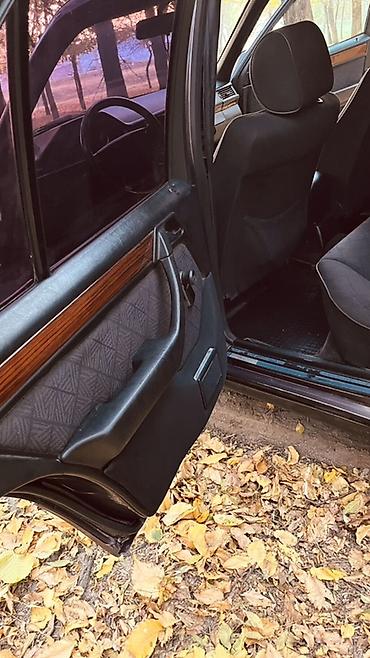 mersedes e220: Mercedes-Benz W124: 1994 г., 2 л, Механика, Бензин, Седан — 10