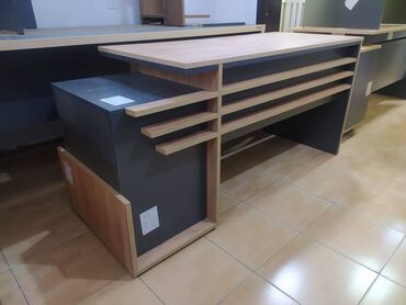 Sifarişlə işçi masaları: Ev və ya Ofis üçün çalışma masası. Hazır qurulu satılır. Yeni