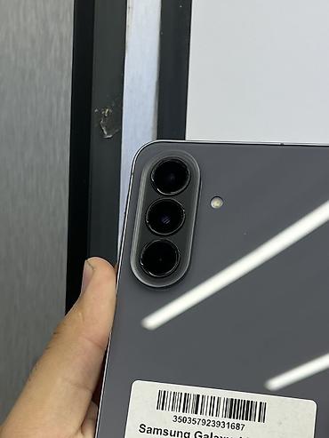 s 7 edge: Samsung Galaxy A57, Б/у, 256 ГБ, цвет - Серый, В рассрочку, 2 SIM, eSIM — 3