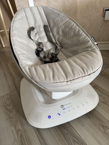 Nənnilər: 4moms brendi olan sallanan kreslo(kacalka) ideal vezyetdedi 999azn