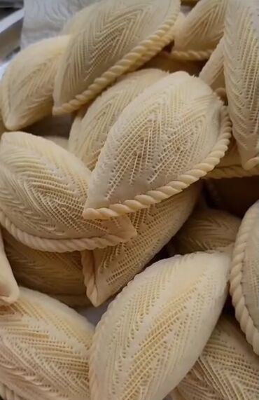 Un: Milli şirniyyatlar – əl işləri - Şəkərbura: Xəmir üzərində incə — 21