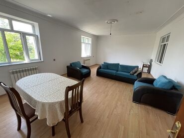 Günlük kirayə evlər: 230 kv. m, 6 otaqlı, Kanalizasiya, Kombi, Qaz — 2