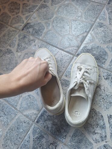 Women's Sneakers and athletic shoes: UGG, 37, bоја - Bela — 4