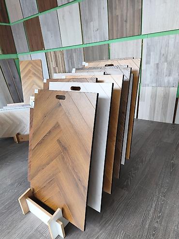 bide: Laminat döşəmə kolleksiyası - Müxtəlif rəng və teksturalar: açıq-boz — 1