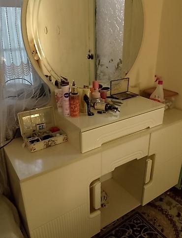 Спальный гарнитур в классическом стиле, цвет айвори/молочный. Состав