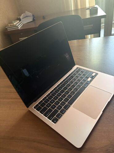 макбук про 13: Ноутбук, Apple, 8 ГБ ОЭТ, Apple M1, 13.3 ", Колдонулган, Жумуш, окуу үчүн