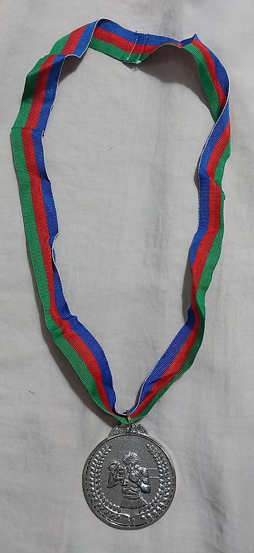 İdman kubokları və medalları: Boks medal dəsti - Rənglər: qızıl, gümüş, bürünc - Dizayn: Hər iki — 6