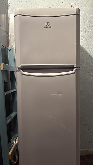 Soyuducular: Xarab 1 qapılı Indesit Soyuducu Satılır, rəng - Ağ, Dolab içi — 2