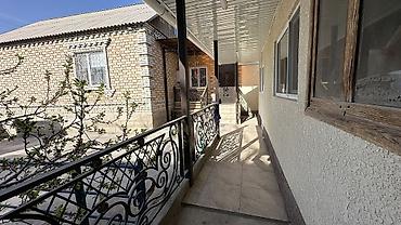 Продажа коттеджей и домов: Продается дом в городе Балыкчы с двором и хозяйственными постройками — 4
