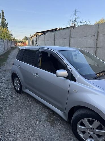 nisan march: Toyota Ist: 2002 г., 1.5 л, Автомат, Бензин, Хэтчбэк — 5
