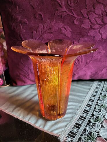 Ostali kućni dekor: Vaza nova iz 60,70ih. Samobor kristal,led kristal,rucni rad. Sve na na lalafo.rs — 5 Ostali kućni dekor: Vaza nova iz 60,70ih. Samobor kristal,led kristal,rucni rad. Sve na — 5