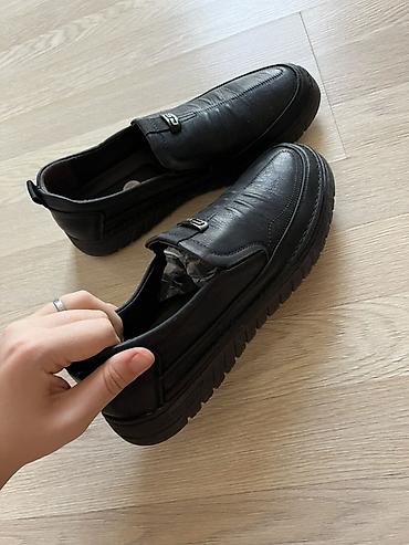 kişi ucun ayaqqabı: Qara kişi loaferləri - Model: Slip-on loafer - Rəng: Qara - Material — 4