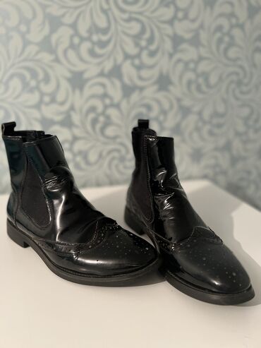 обувь из америки: Лакированные Челси на очень миниатюрную ногу 35 размер . Брала за