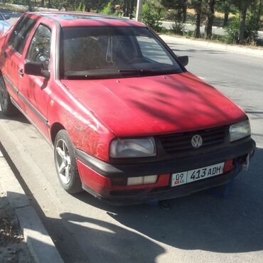 Volkswagen: Volkswagen Vento: 1993 г., 1.8 л, Механика, Бензин, Седан