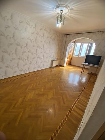 4 otaqlı mənzil: Bakı, 8-ci mikrorayon, 5 otaqlı, Köhnə tikili, m. Azadlıq Prospekti, 120 kv. m — 6