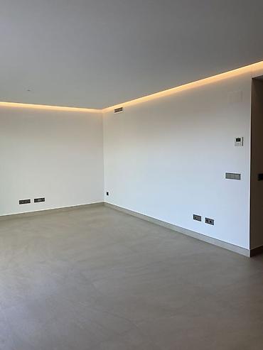 Ремонт под ключ: Ремонт под ключ для квартир, домов и офисов. Виды работ: - Электрика — 14