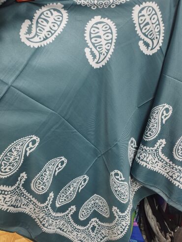 Baş geyimləri: Kelagâyi 100 % silk.olcusü 140/140 eni üzunu.ýenidir,qutu elavə 5 — 8