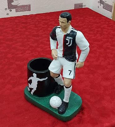 Корзины для ручек: Ronaldo fiqur qələmqabı Juventus 7 nömrə Dizayn: Juventus formasında 7 — 2