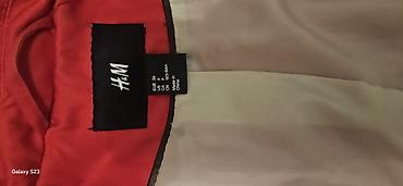 axe cizme: H&M ženski trenč kaput u crvenoj boji. - Model: klasični dvoredni — 4