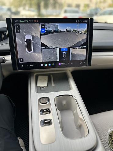 авто для такси: Zeekr 001: | 2024 г. Седан — 10
