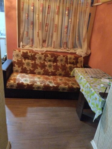 Uzunmüddətli kirayə mənzillər: Iceri Şeher. Qiz Qalasinin yani. 1 otaqli heyet evi. Her weraiti var — 7