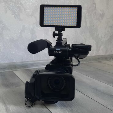 экшен камера сони: 1500 video kamera .Əla vəziyyətdə demək olar işlınməyib