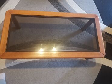 Stilske garniture: Trosed, fotelje, klub sto, tepih očuvano kvalitetno — 12