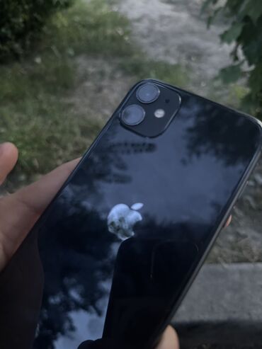 Apple iPhone: IPhone 11, Б/у, 64 ГБ, Jet Black, Зарядное устройство, Защитное стекло, Чехол, 76 %