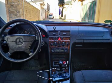 Mercedes-Benz: Mercedes-Benz C 180: 1.8 l | 1997 il Sedan