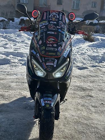 Скутеры: Продаю скутер Макси 🏍️ 2025 года новый ✅ Пробег 1900 км ✅ Все — 3