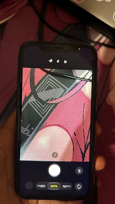 f 15: IPhone 11, Б/у, Черный — 5