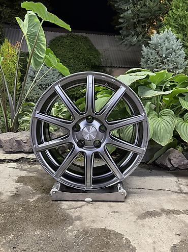 snow tyre: Литые Диски R 17 Комплект, отверстий - 4, Б/у — 1