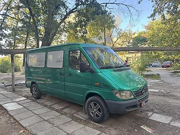 спринтер корзина: Mercedes-Benz Sprinter, цельнометаллический фургон зелёного цвета — 2