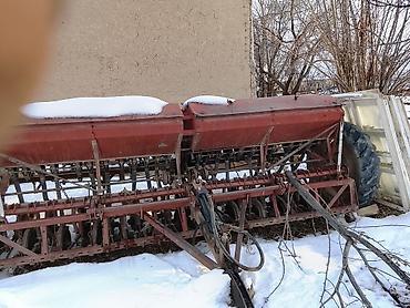 Тракторы ЮМЗ: Трактор колесный, класс 1,4 тс (визуально МТЗ/ЮМЗ семейства). Окрашен — 10