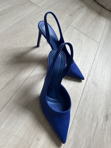 Туфли: Туфли, 37, Stradivarius, Новый, цвет - Синий, Самовывоз
