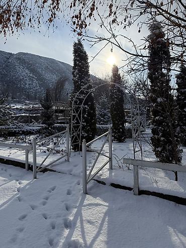 Продажа дач: Продается загородный дом площадью 58 м2 со свежим ремонтом. Все — 18