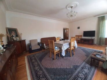 Həyət evləri və villaların satışı: 5 otaqlı, 235 kv. m, Orta təmir — 24