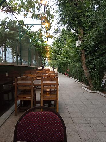 bag evinde is axtariram: Ofisiant tələb olunur, Gündəlik ödəniş, 18-29 yaş, 1 ildən az təcrübə — 2